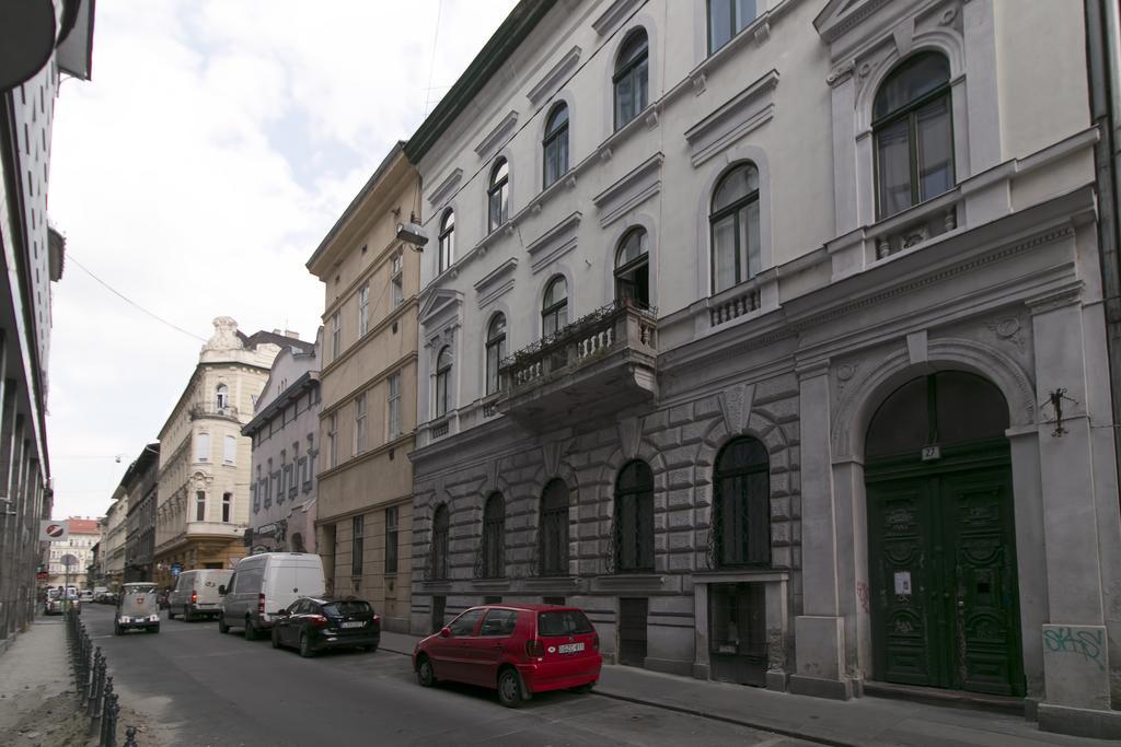Sweet Dreams At Opera House Downtown Budapeste Exterior foto